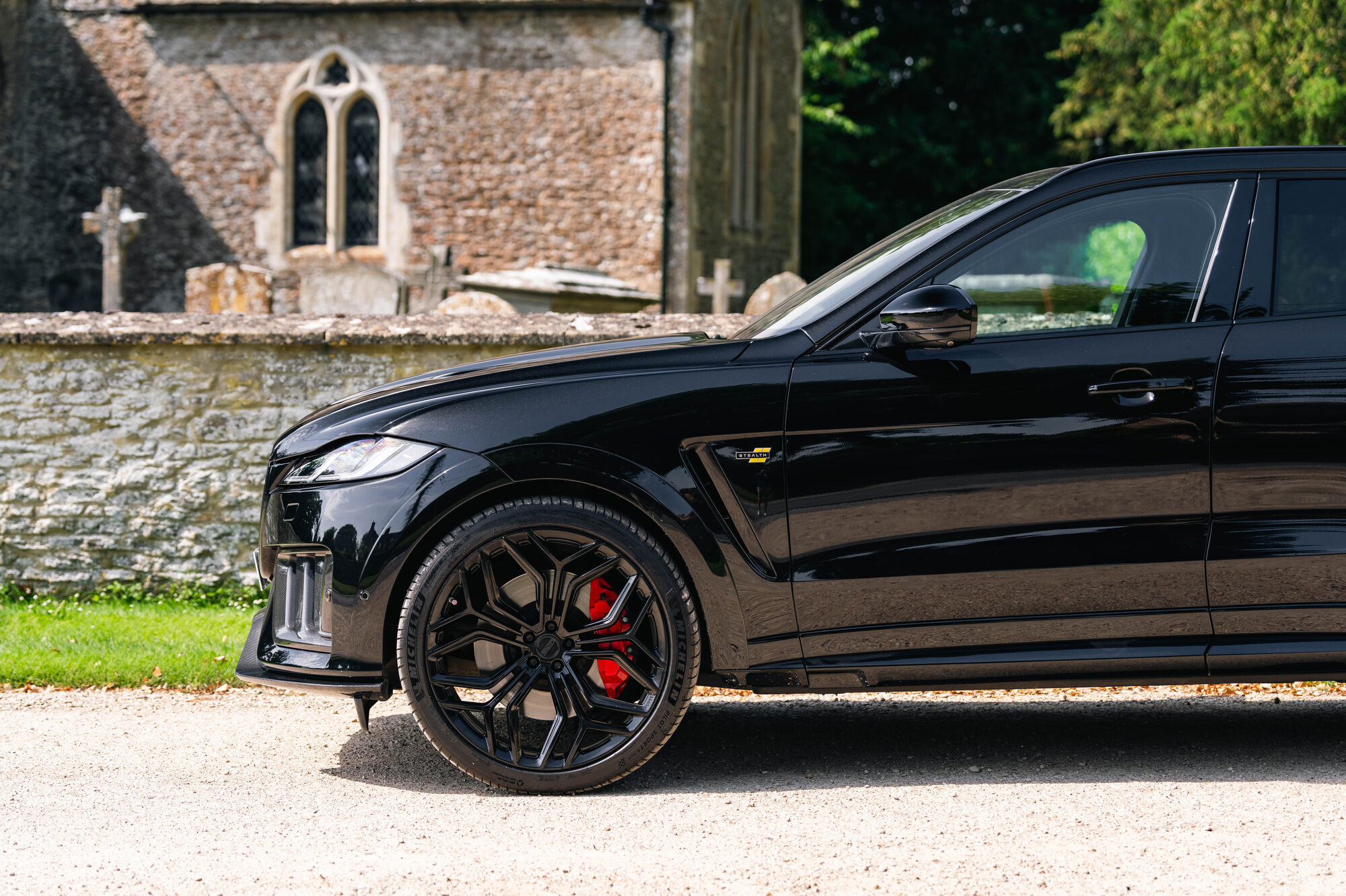 Lister Stealth — low front three-quarter