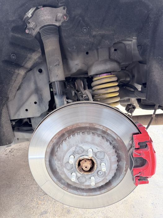 Lister Stealth — Disc and caliper — wheel removed