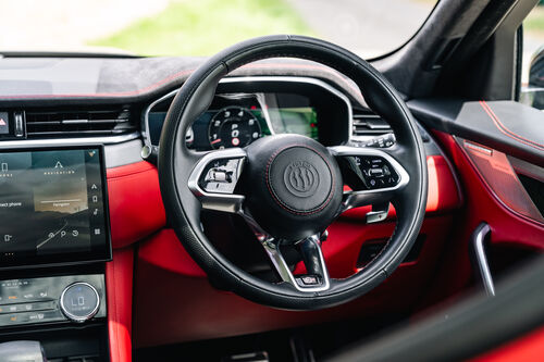 Lister Stealth — Wheel and dashboard